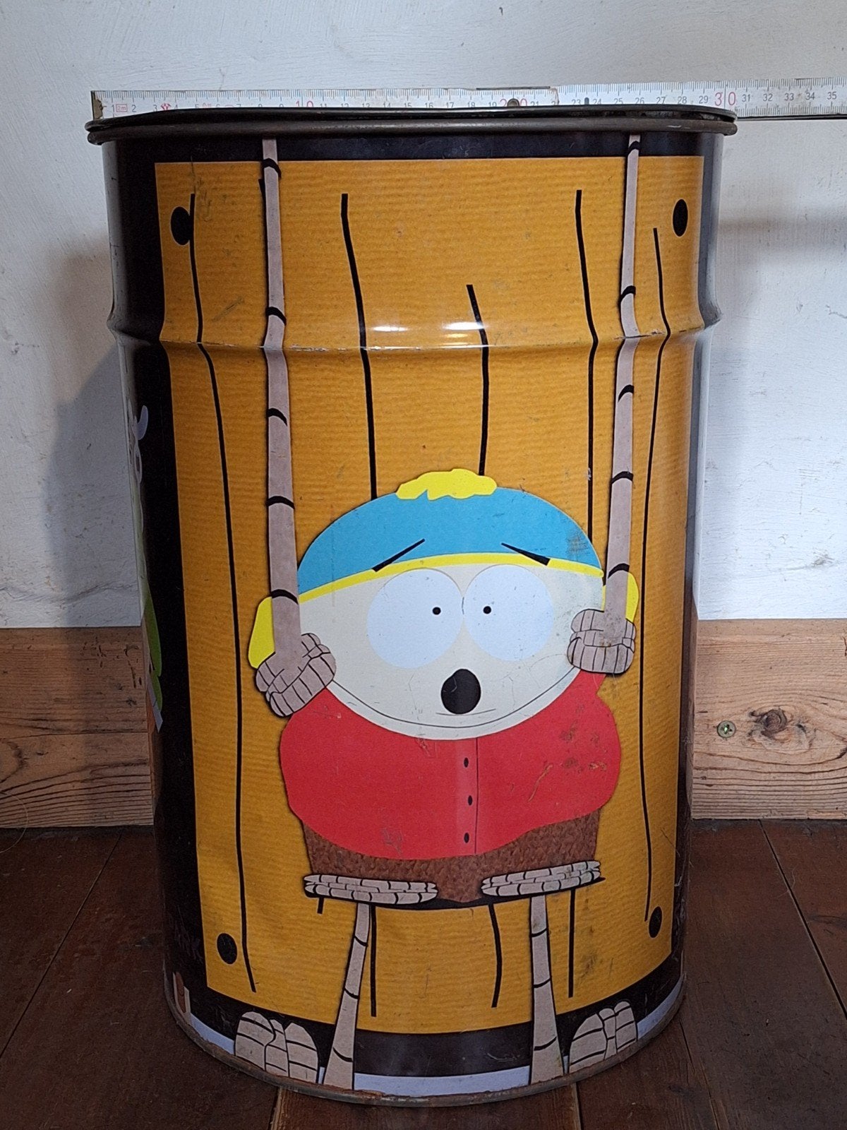 Southpark metalen ton met deksel, Ophalen