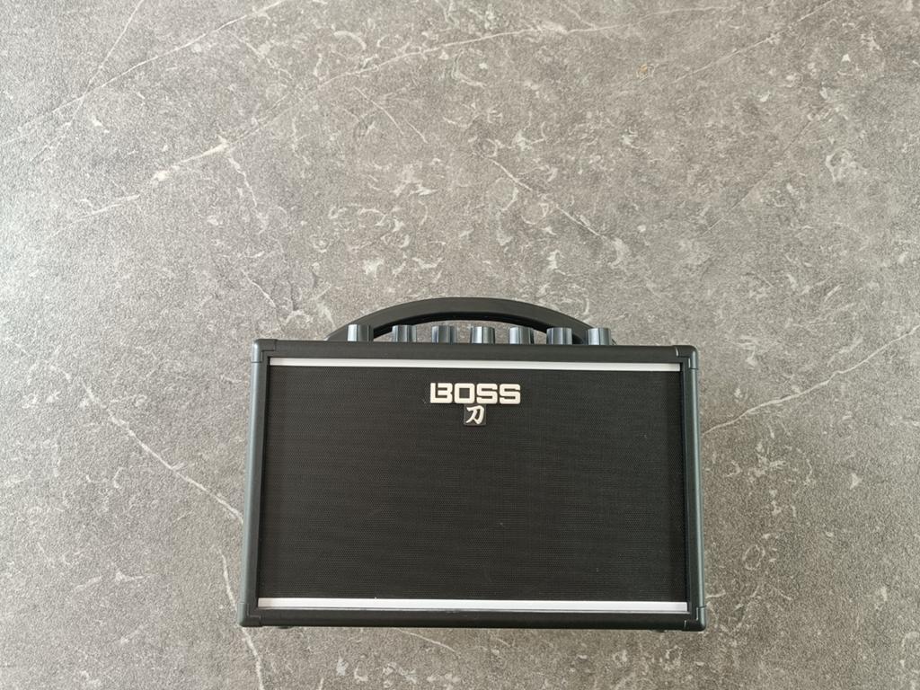 Boss katana mini, Musique & Instruments, Amplis | Basse & Guitare, Enlèvement
