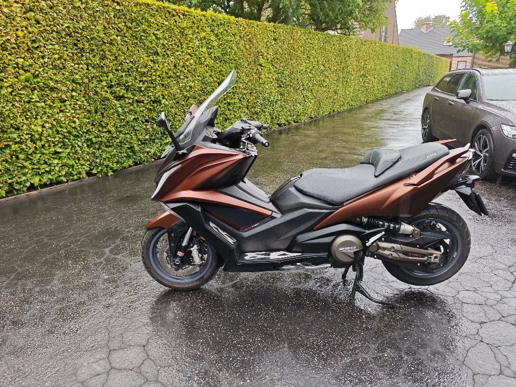 Kymco AK550, Particulier, ABS