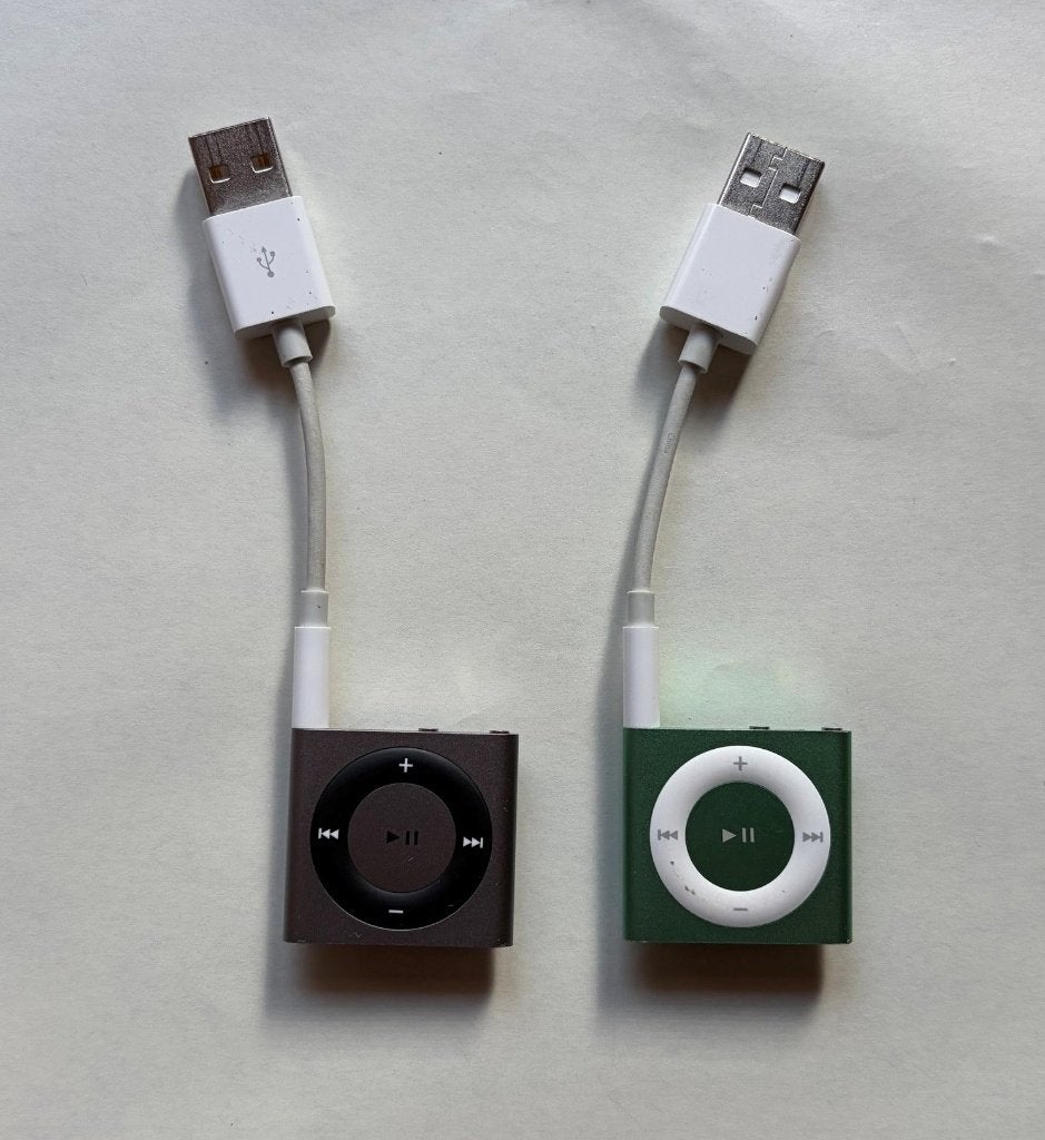iPod Shuffle x 2, Ophalen, Gebruikt, Shuffle, 2 tot 10 GB