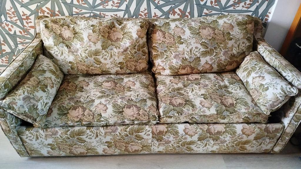Vintage bank met bloemen, Ophalen, Zo goed als nieuw