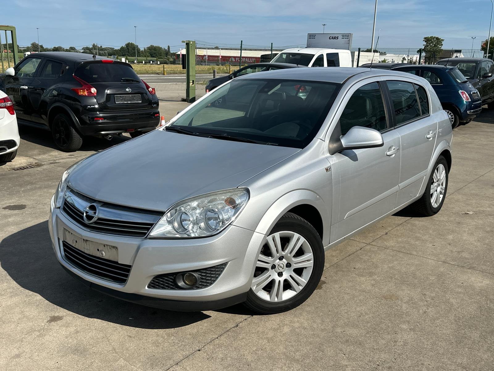 Premier propriétaire de l'Opel Astra 1,4 L à essence, Autos, Entreprise, Capteur de lumière, Euro 4, Astra