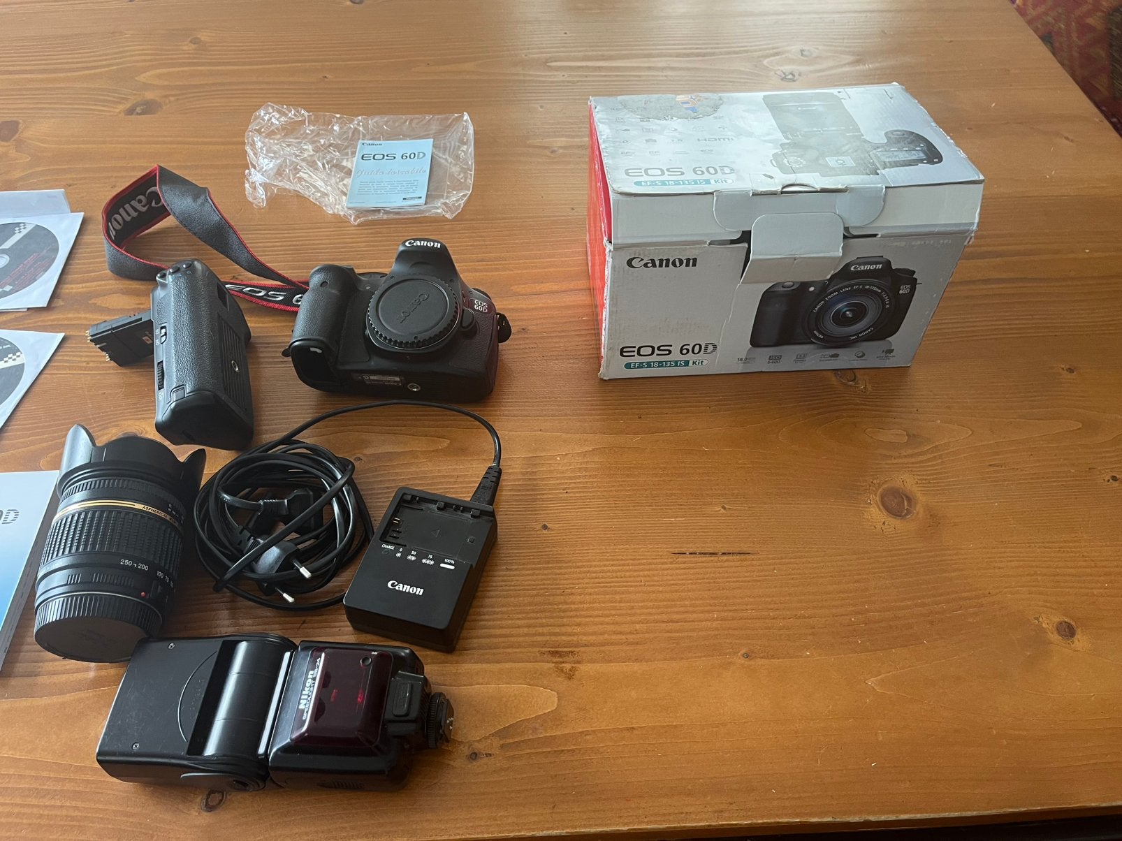 Canon eos 60d+ nikon speedlight sb24 + tamron di 2 18-250mm, Audio, Tv en Foto, Ophalen, Gebruikt, Overige merken