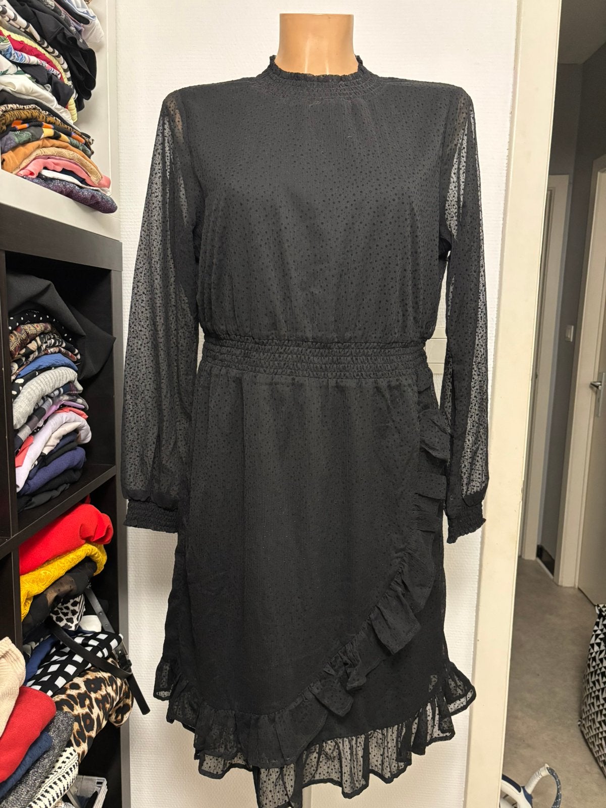 Zwarte geklede jurk, Kleding | Dames, Ophalen of Verzenden, Zo goed als nieuw, Maat 42/44 (L), Zwart