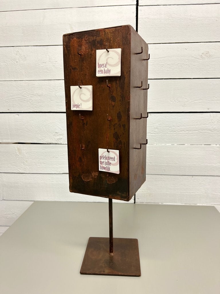 Kaartjesmolen (voor hangkaartjes), Ophalen