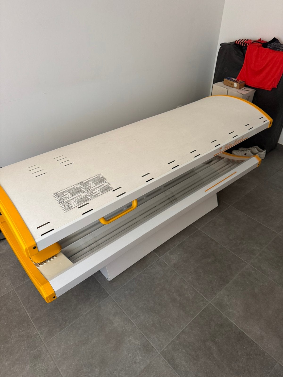 Zonnebank met aparte gezichtsbruiner., Electroménager, Enlèvement, Utilisé, Banc solaire double, 15 lampes ou plus