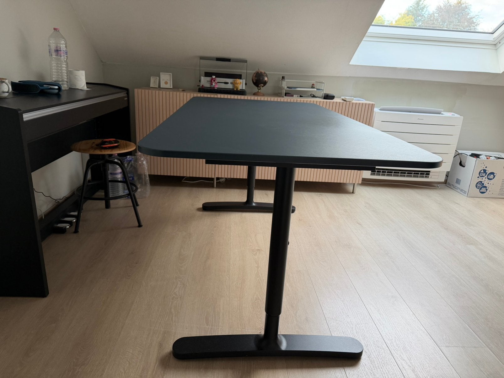 Bureau Bekant - zeer goede staat, Huis en Inrichting, Ophalen, Zo goed als nieuw, IKEA