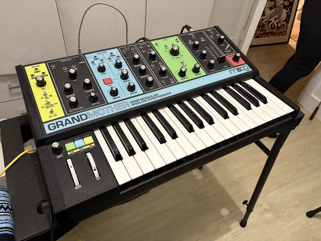 moog grandmother synth, Musique & Instruments, Synthétiseurs, Comme neuf, Enlèvement, Avec connexion MIDI, 61 touches