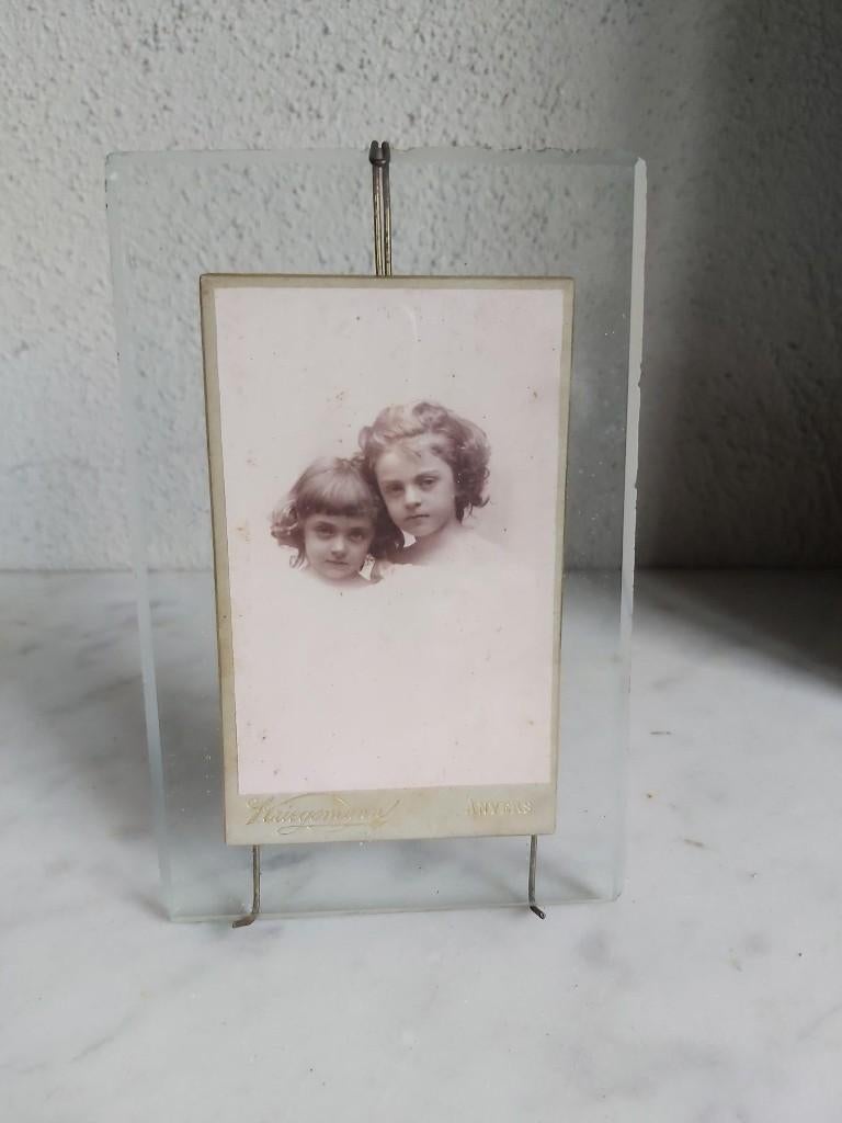 Mooi antiek glazen fotolijstje in ragfijne metalen frame, Antiek en Kunst, Ophalen of Verzenden