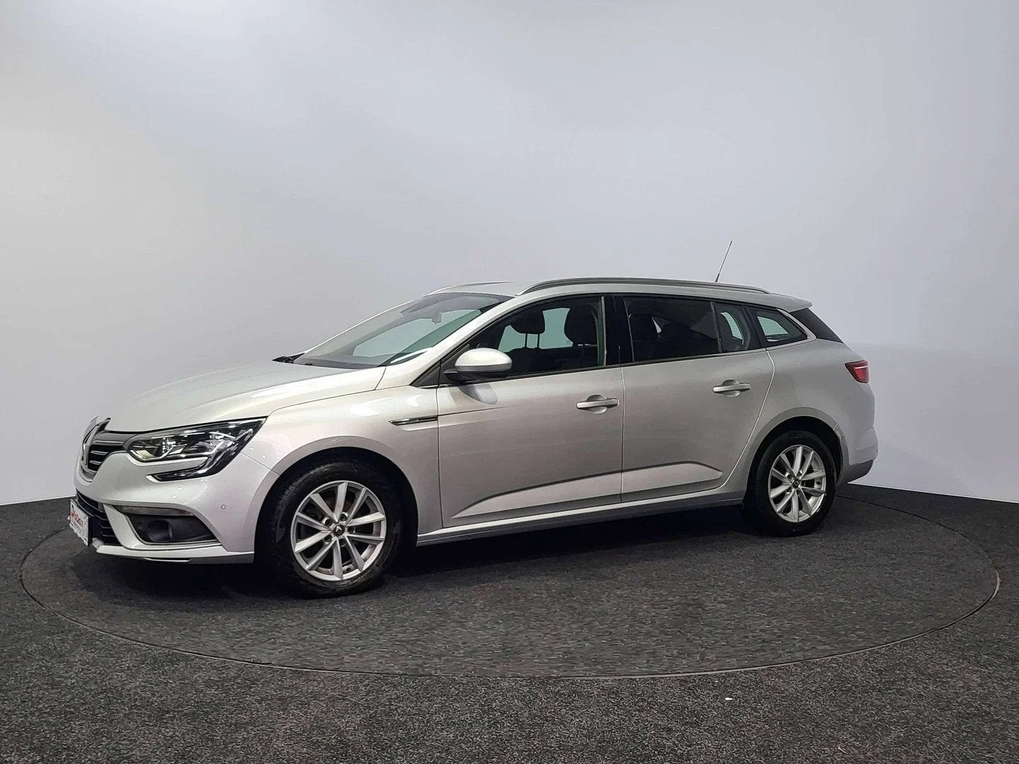 Renault Mégane SW | Handgeschakeld | 2019 | 186.479 km | Di, Argent ou Gris, Achat, Euro 6, Entreprise
