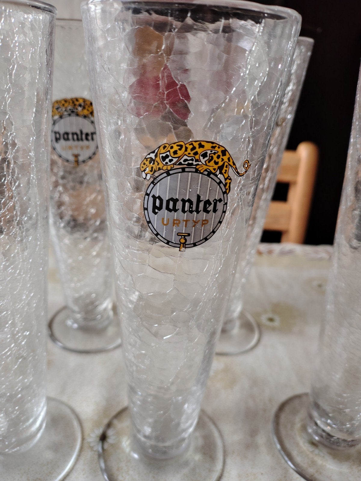 Oude panter glazen, Enlèvement
