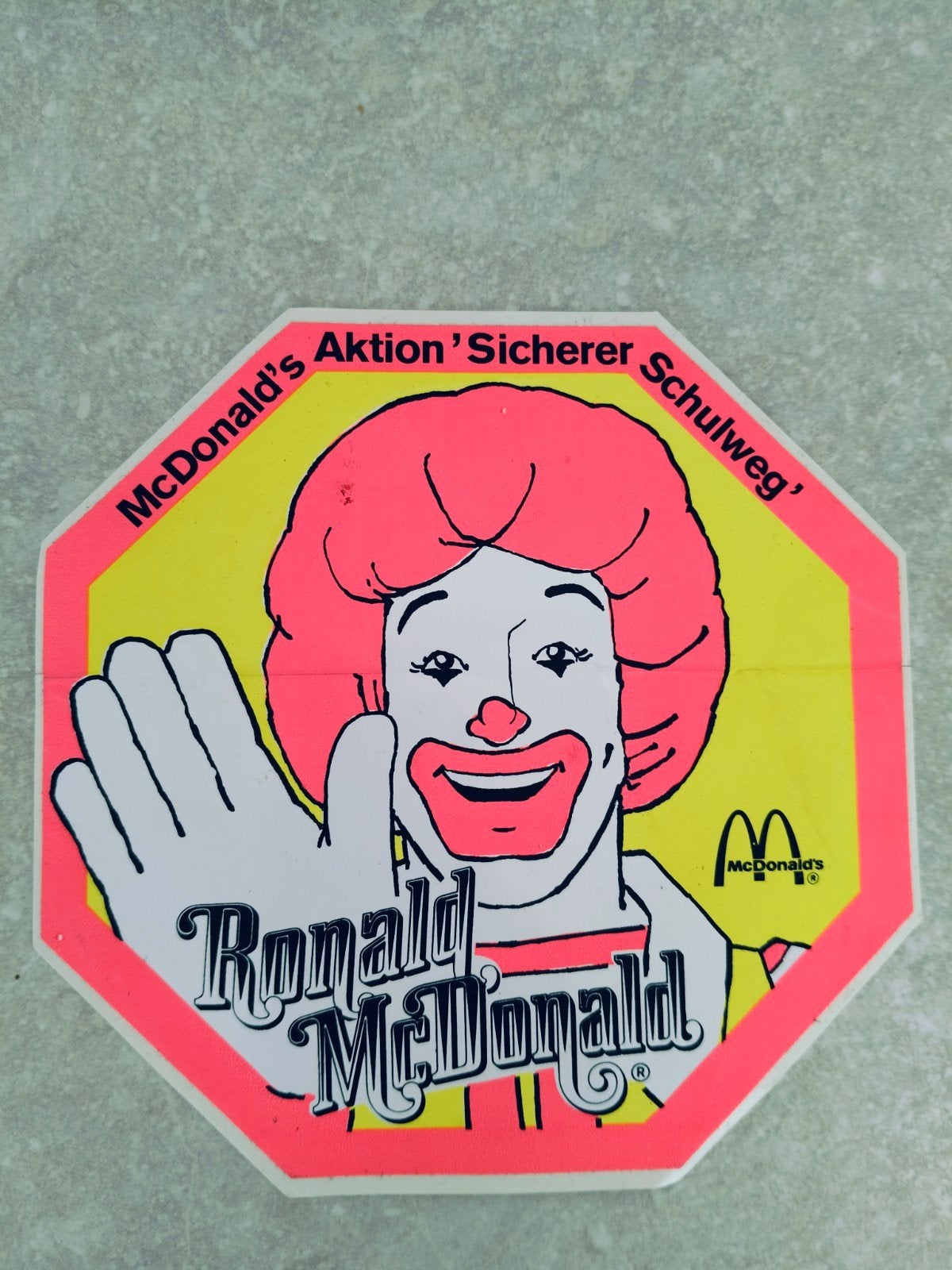 Oude retro sticker MC Donald's/ Ronald McDonald, Ophalen of Verzenden