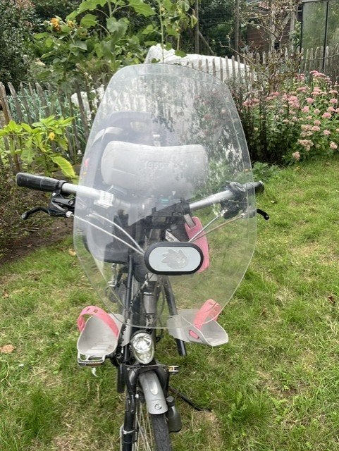 Fietsstoel Yepp samen met windscherm - montage vooraan -, Ophalen, Yepp (Thule), Voorzitje, 0 t/m 13 kg