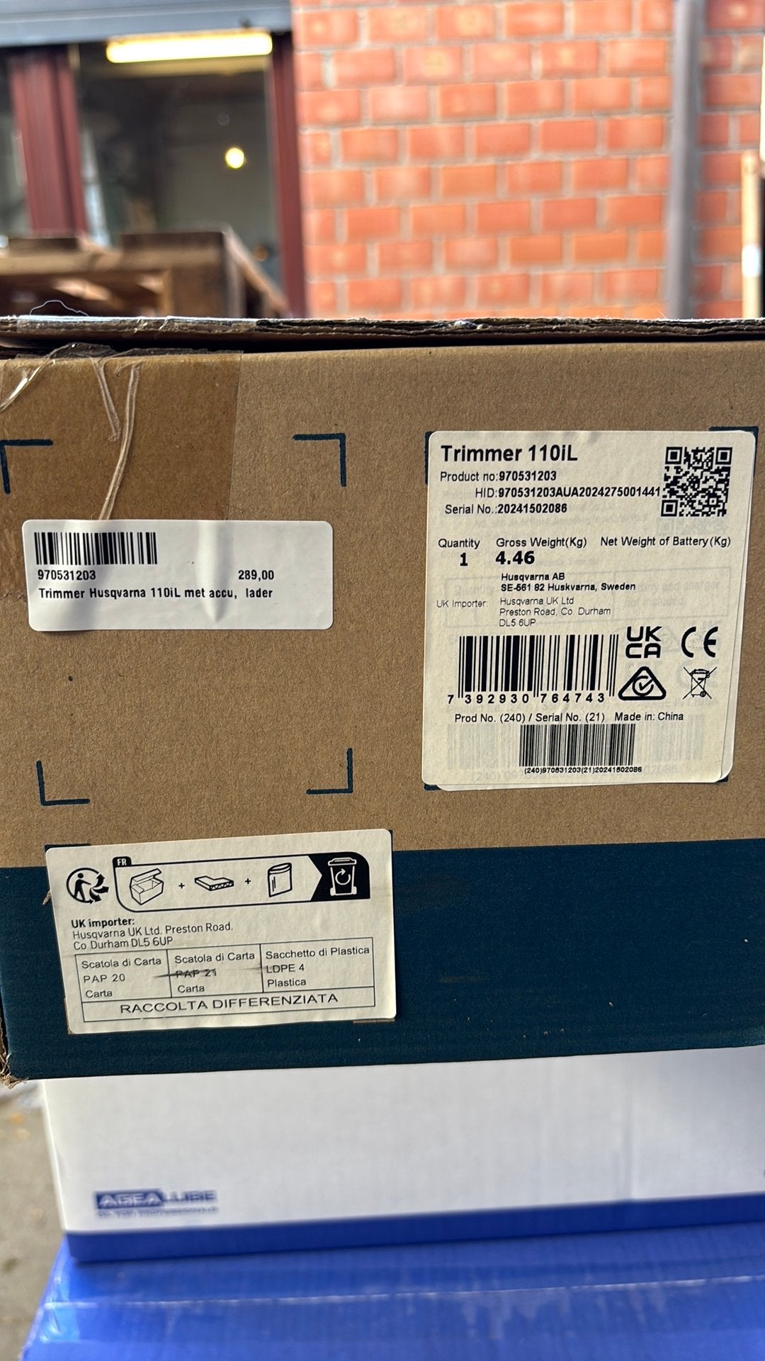 Tondeuse Husqvarna 110il, neuve dans sa boîte., Enlèvement, Neuf, 10 à 30 cm, Batterie