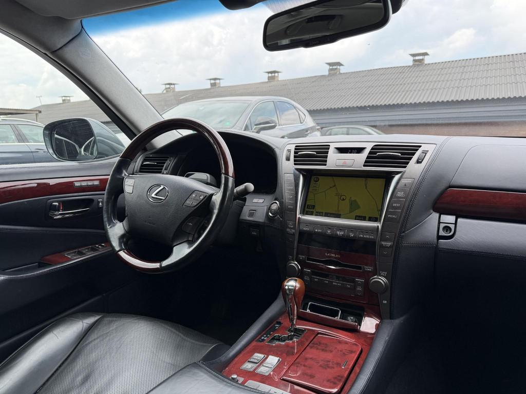 Lexus LS 600h L. President | Camera | Navigatie | Stoelvernt, Auto's, Automaat, 4 deurs, Gebruikt, 8 cilinders