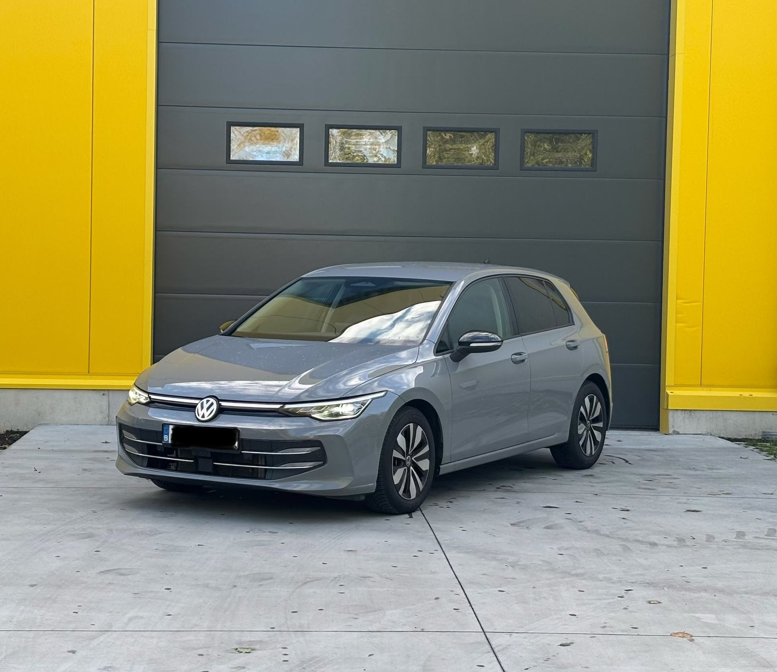VW Golf 8 GOAL 1.5 eTSI Mild Hybrid 150 PK Full Option!, Auto's, Euro 6, Bedrijf, Golf, Lederen bekleding