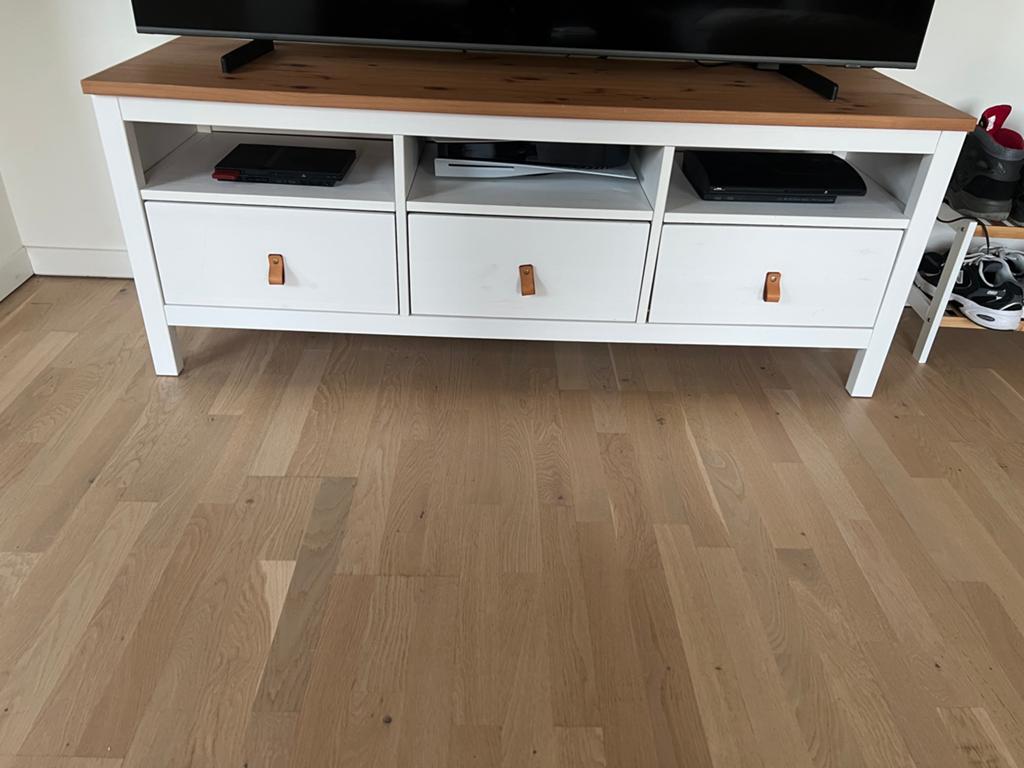 Hemnes tv meubel, Ophalen, Zo goed als nieuw