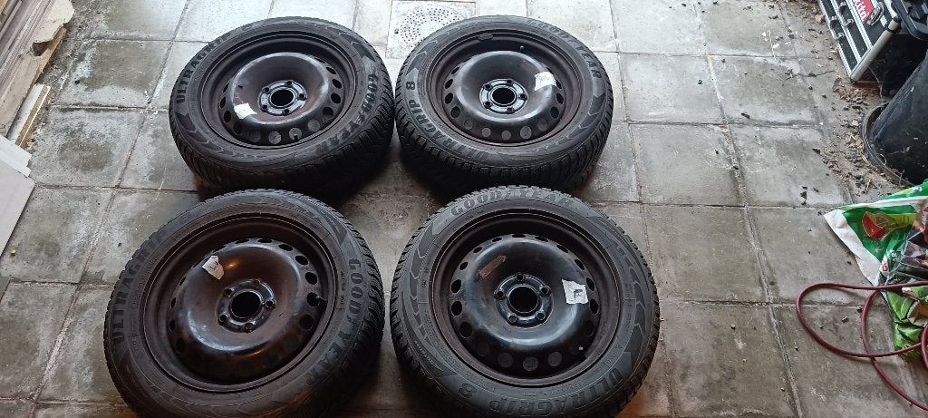 Ensemble complet de roues pour l'hiver, Autos : Pièces & Accessoires, Pneus et Jantes, Pneus hiver, 16 pouces, Véhicule de tourisme