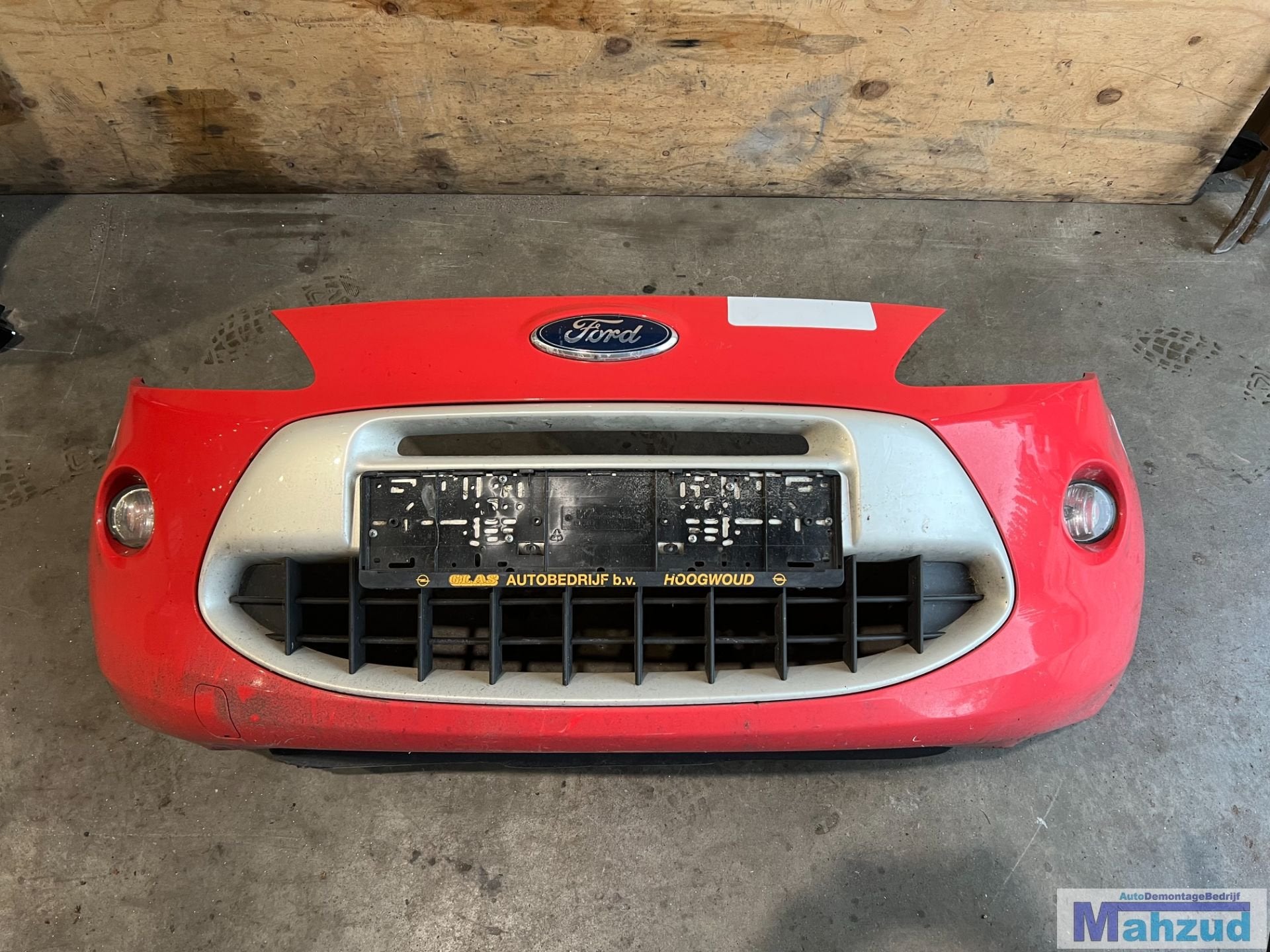Pare-chocs avant rouge 8P pour Ford Ka 2 (2008-2016), Pare-chocs, Info@ford.com, Ford Motor Company, American Road 1
48126  Dearborn