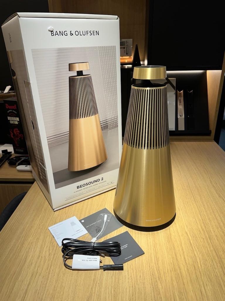Bang & Olufsen Beosound 2 3th Gen Gold Tone Multiroom - B&O, Audio, Tv en Foto, Luidsprekerboxen, Zo goed als nieuw, Front, Rear of Stereo speakers