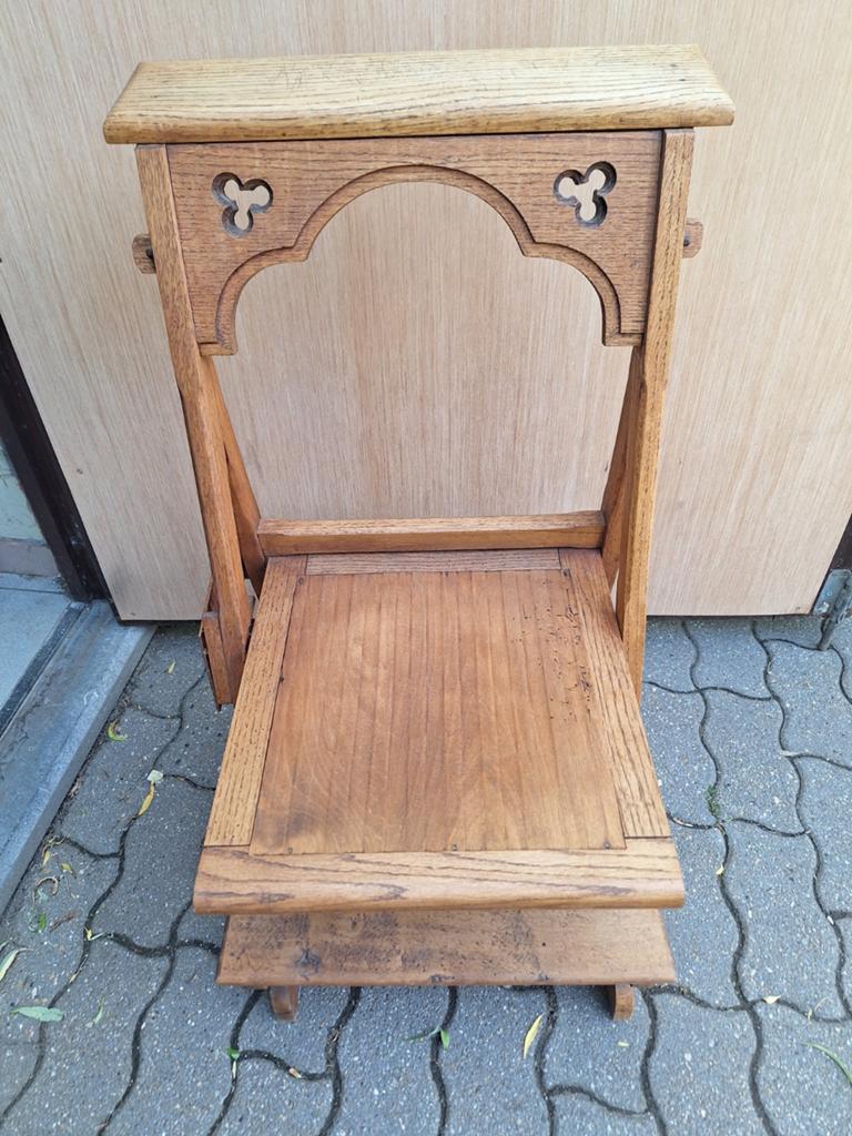 Oude kerkstoel, Enlèvement