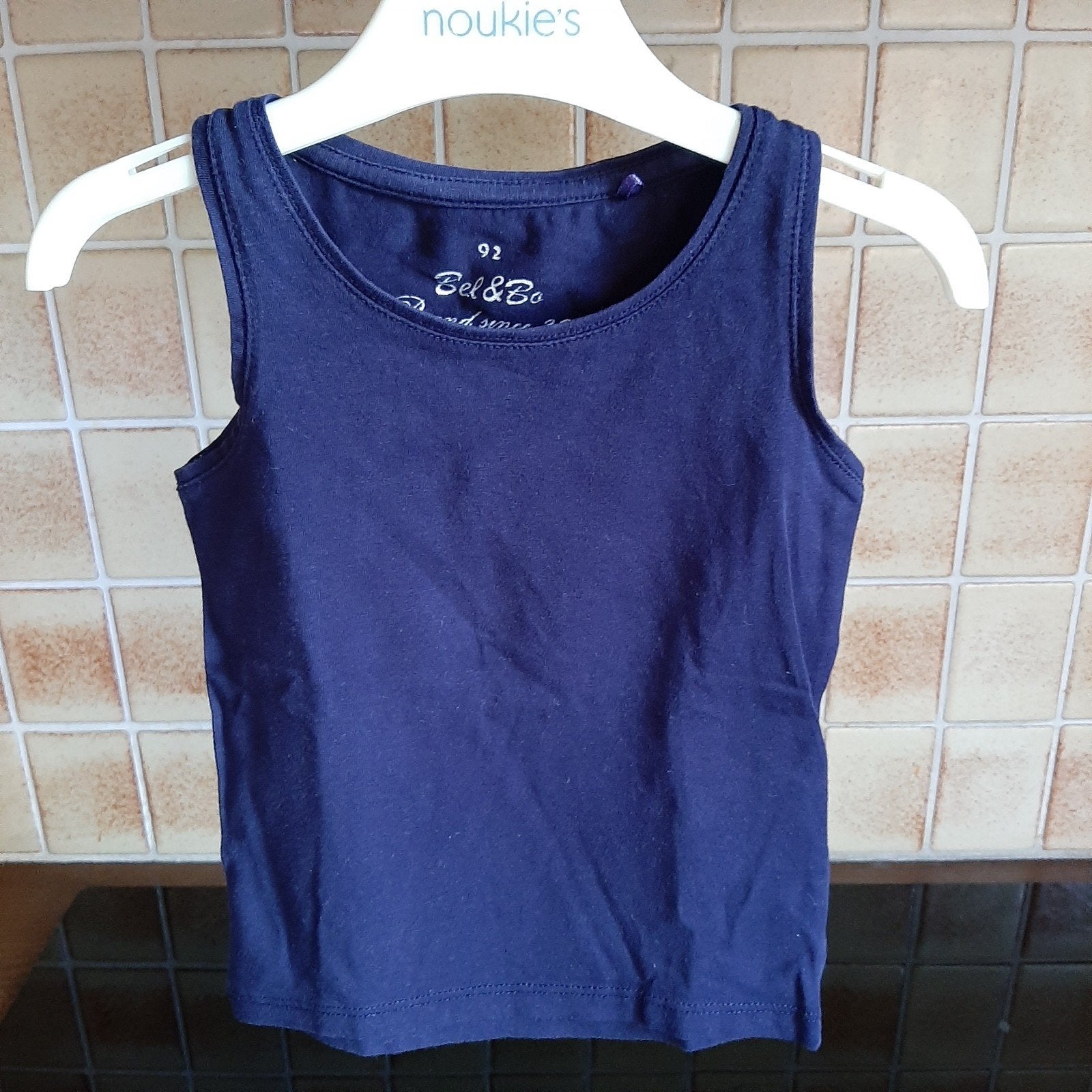 Mouwloos hemdje / truitje donkerblauw BEL&BO mt 92 , 1€, Kinderen en Baby's, Ophalen