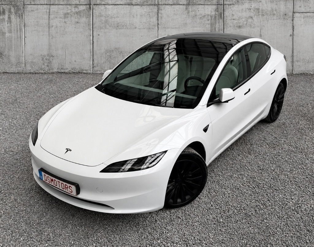 Tesla Model 3 RWD Highland | MY24 | LFP | 9200km | ALS NIEUW, Auto's, Automaat, 208 kW, Wit, Berline