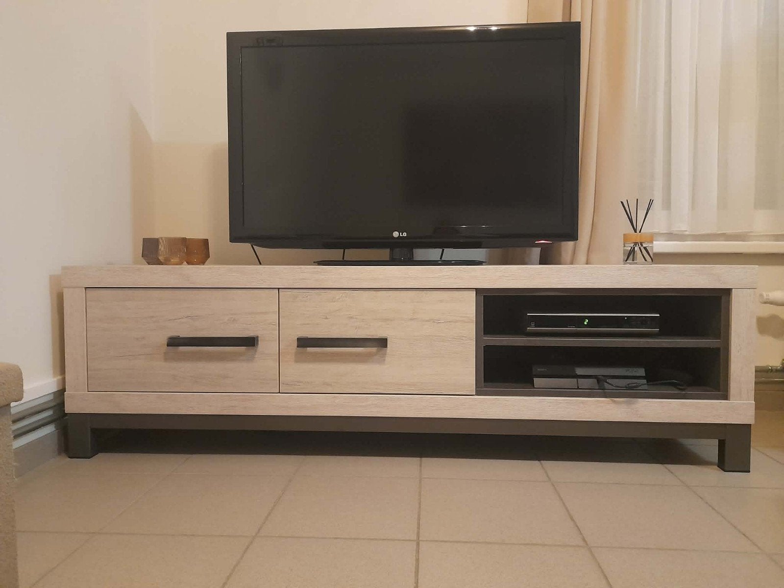 Tv meubel, Enlèvement