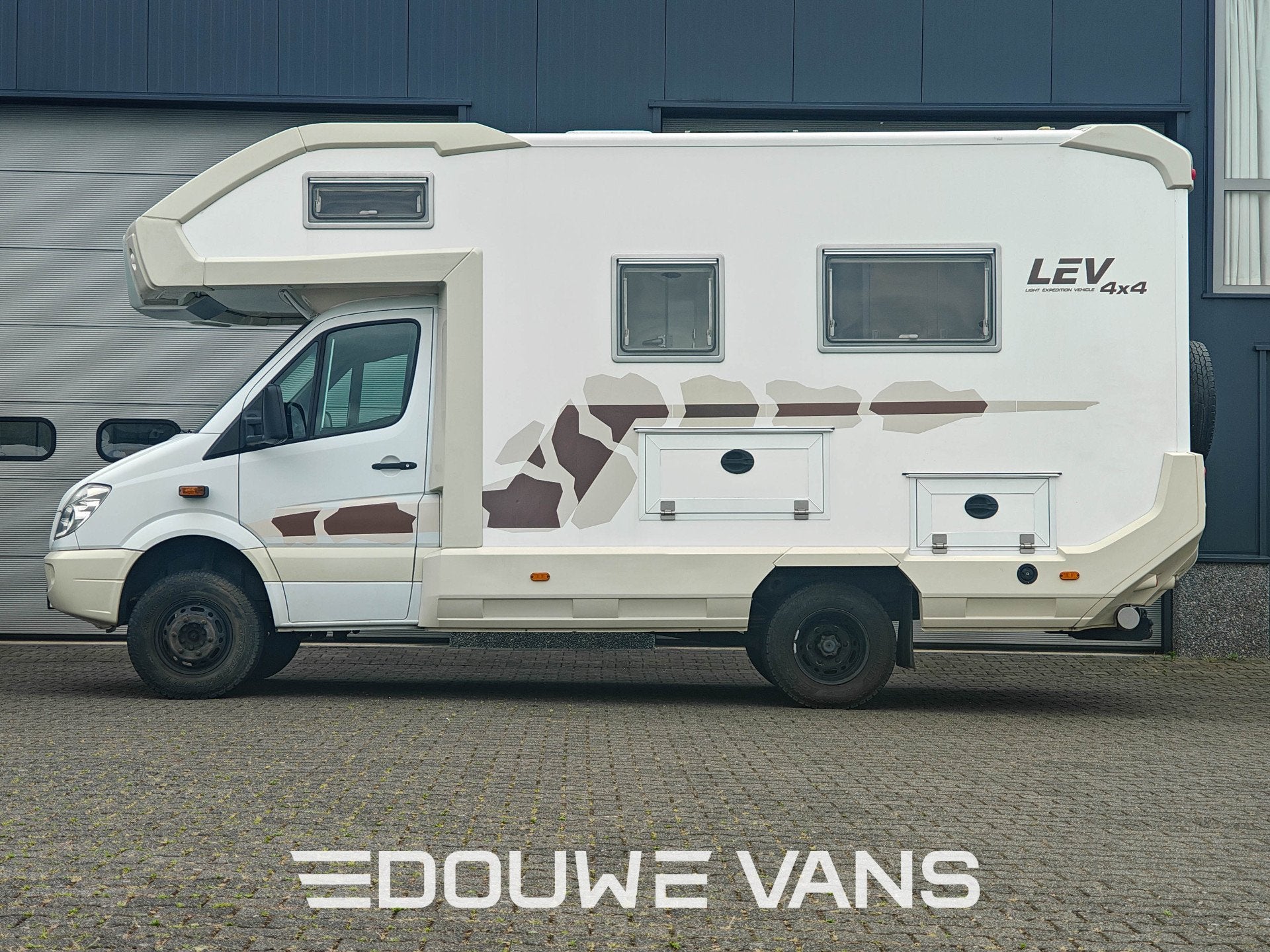 Mercedes-Benz Sprinter 518 V6 Camper Automaat 4x4 Off Road W, Caravans en Kamperen, Mobilhomes, Automaat, Alkoof, Op 't Veldje 44
6176BK  SPAUBEEK, NL
