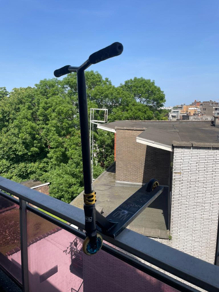 Zwarte nkd rally v4 stunt step, Fietsen en Brommers, Steps, Ophalen, Gebruikt, Gewone step