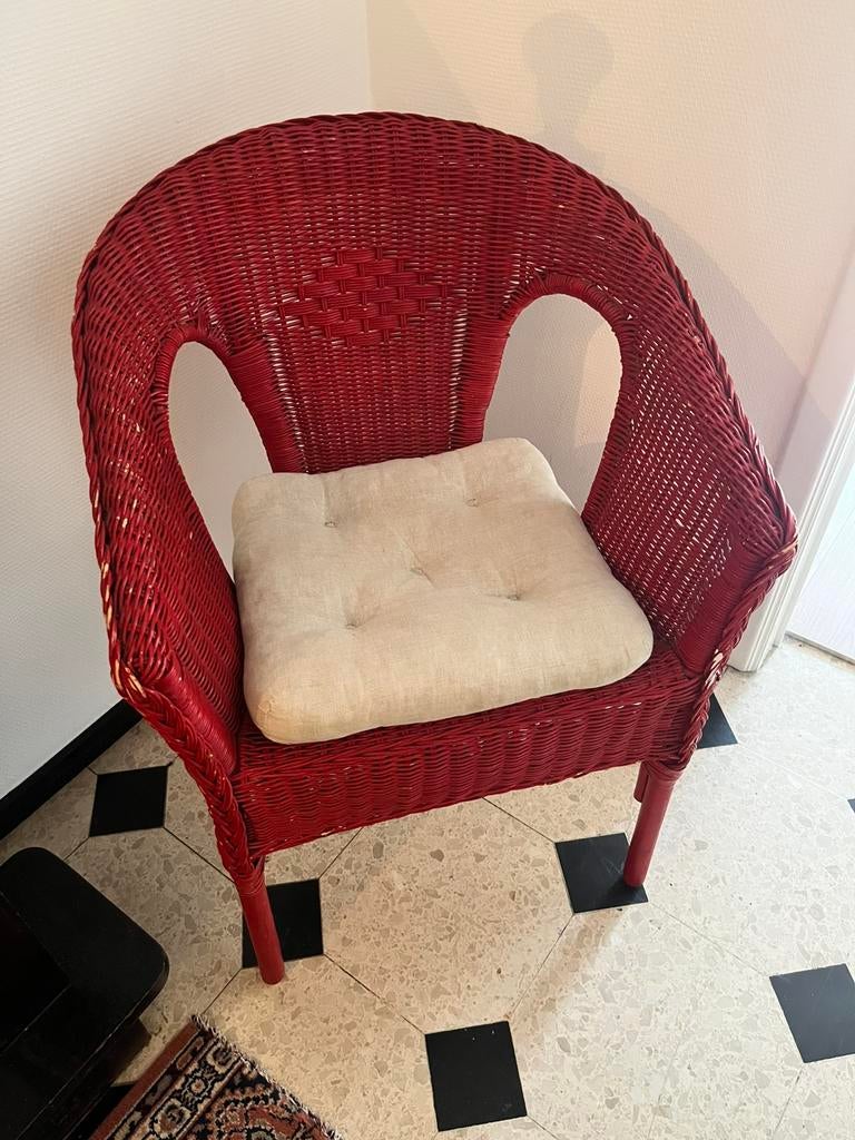Fauteuil en rotin rouge — Avec coussin, Jardin & Terrasse, Chaises de jardin, Enlèvement, Rotin