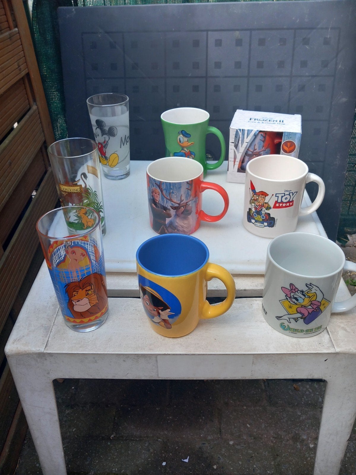 Disney mokken/ glazen alles 10€, Ophalen