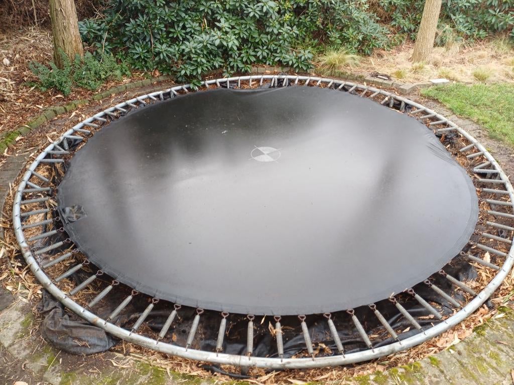 Berg Inbouwtrampoline frame, springzeil en nieuw afdekzeil, Enlèvement