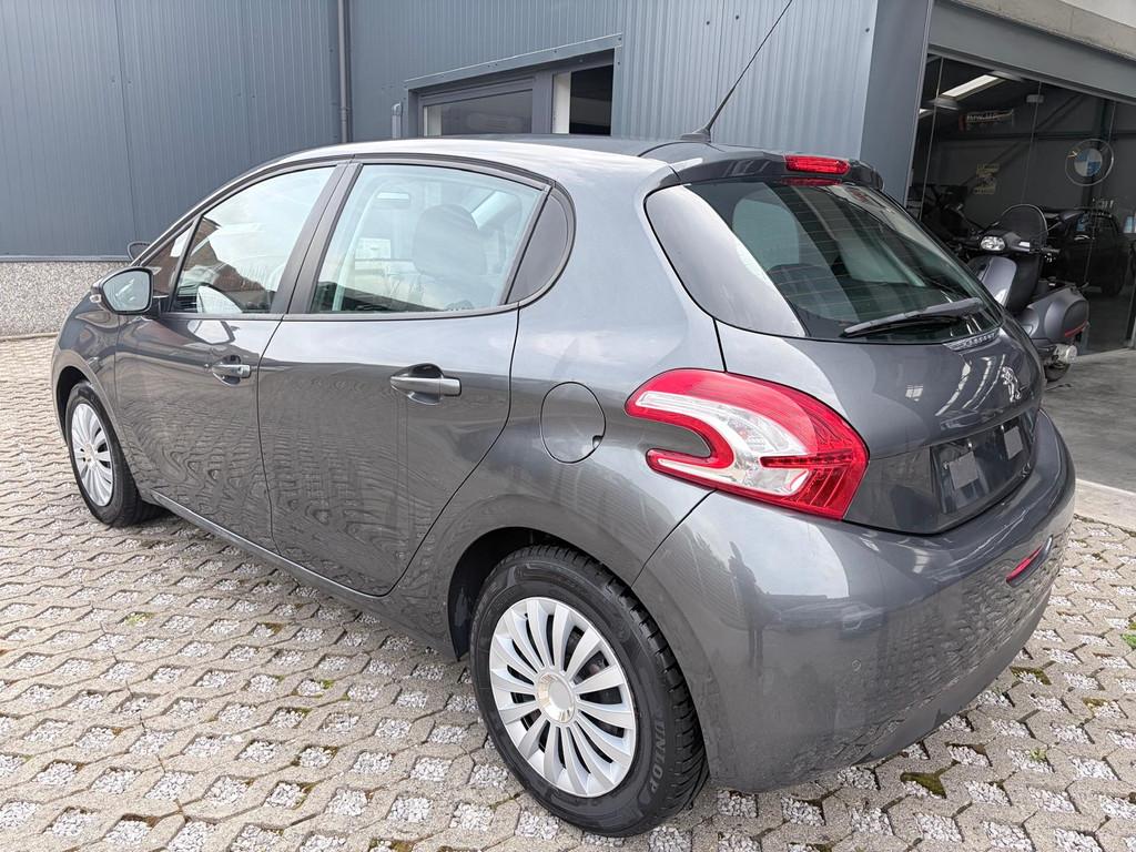 Peugeot 208 Benzine - Navigatie/cruise/Gereviseerde motor, Auto's, Voorwielaandrijving, Euro 5, Stof, Zwart