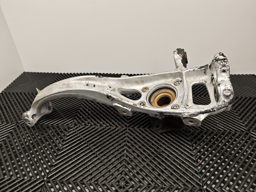 FUSEE AVANT GAUCHE Porsche Cayenne III (9YA) (|9Y0407253A|), Porsche Deutschland GmbH, Porscheplatz 1
70435  Stuttgart, DE, Porsche