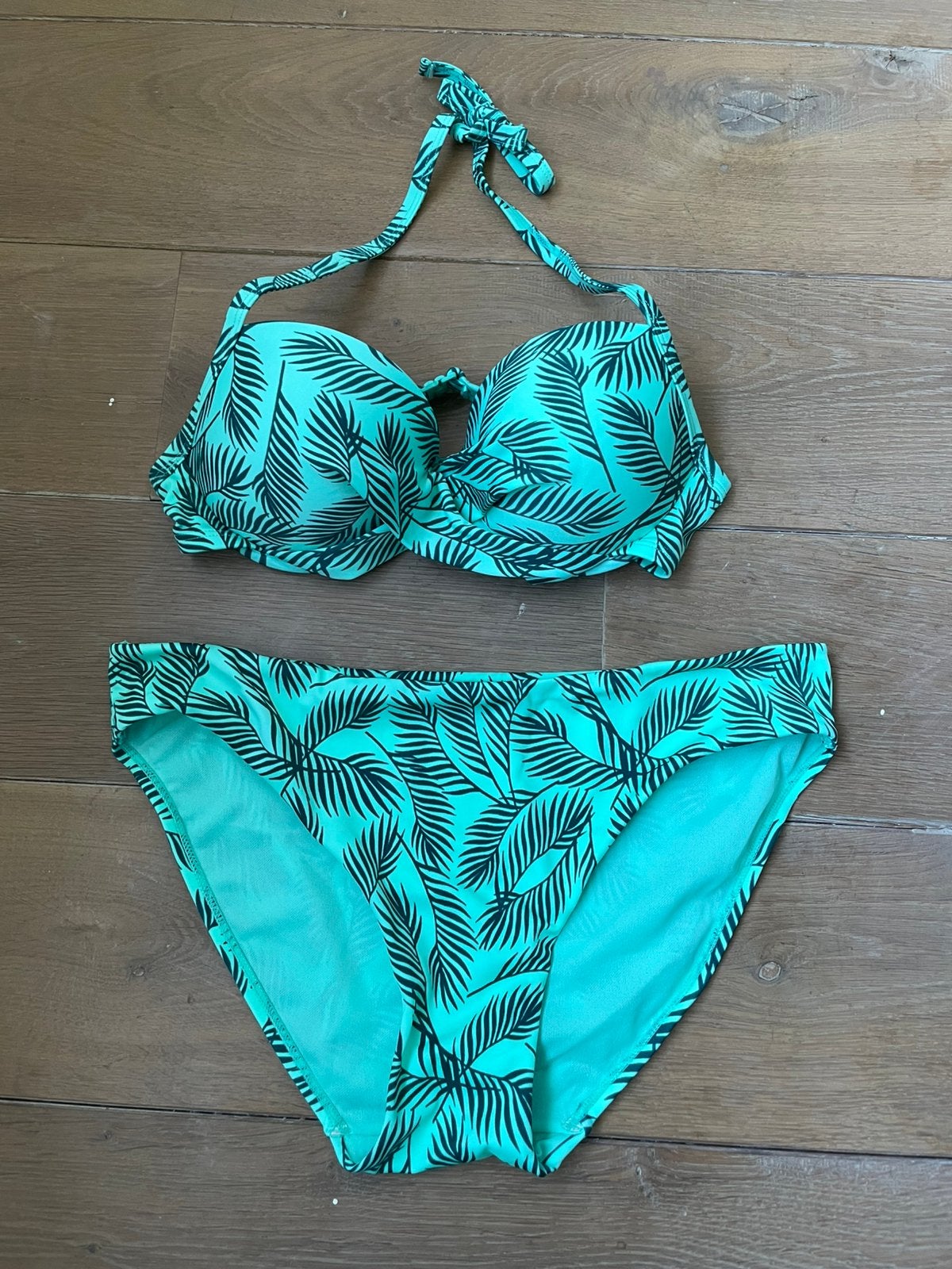 Bikini Groen, Kleding | Dames, Badmode en Zwemkleding, Ophalen of Verzenden, Zo goed als nieuw, Groen, Bikini