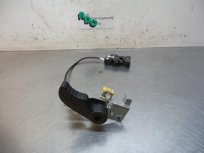 Poignée portière arrière camionnette d'un Ford Connect (C, -, 3 mois de garantie, -, -