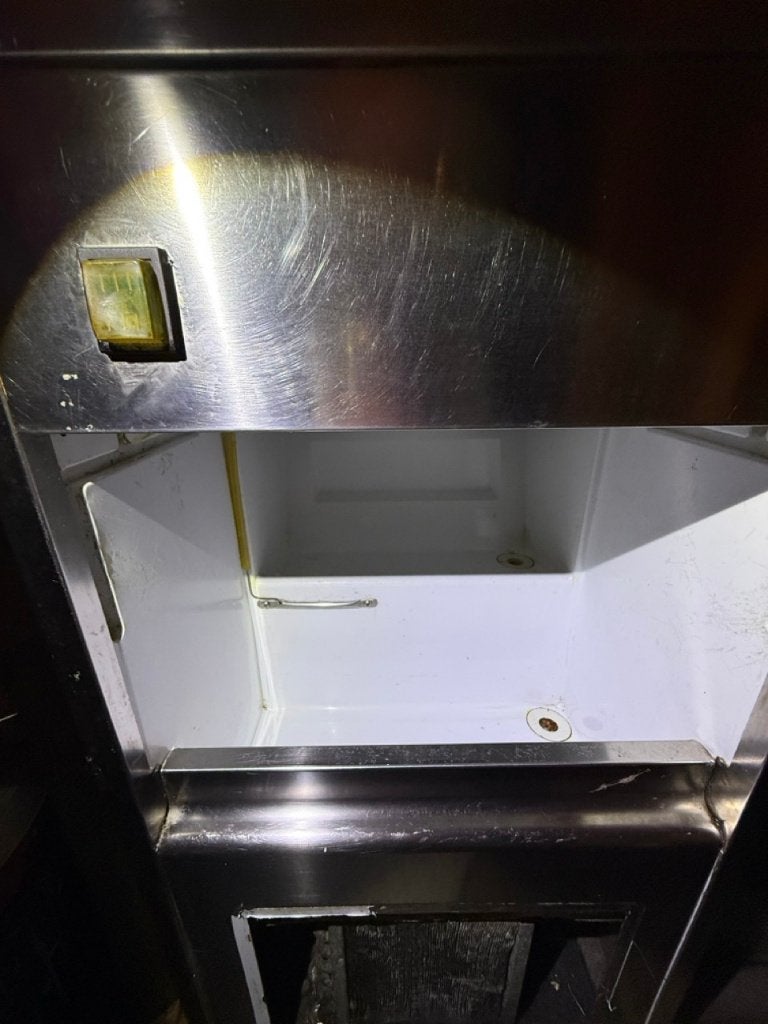 Professionele ijsmachine voor horeca, onderbouw model., Zakelijke goederen, Horeca | Keukenapparatuur, Koelen en Vriezen, Gebruikt