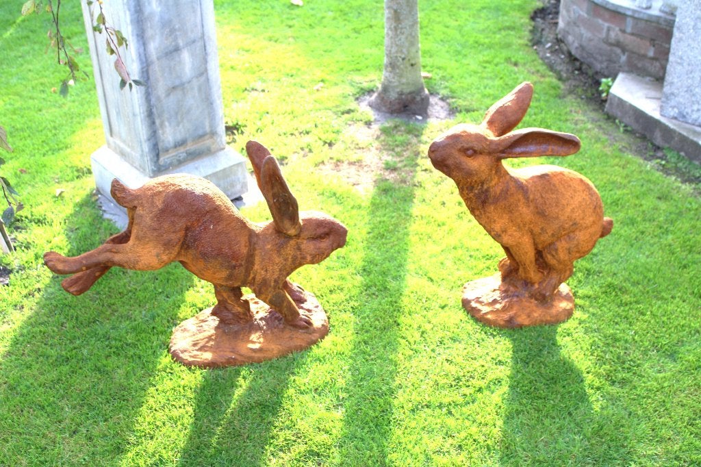 XXL konijn of haas met een roestige gietijzeren sprong., Tuin en Terras, Tuinbeelden, Nieuw, Dierenbeeld, Metaal, Ophalen