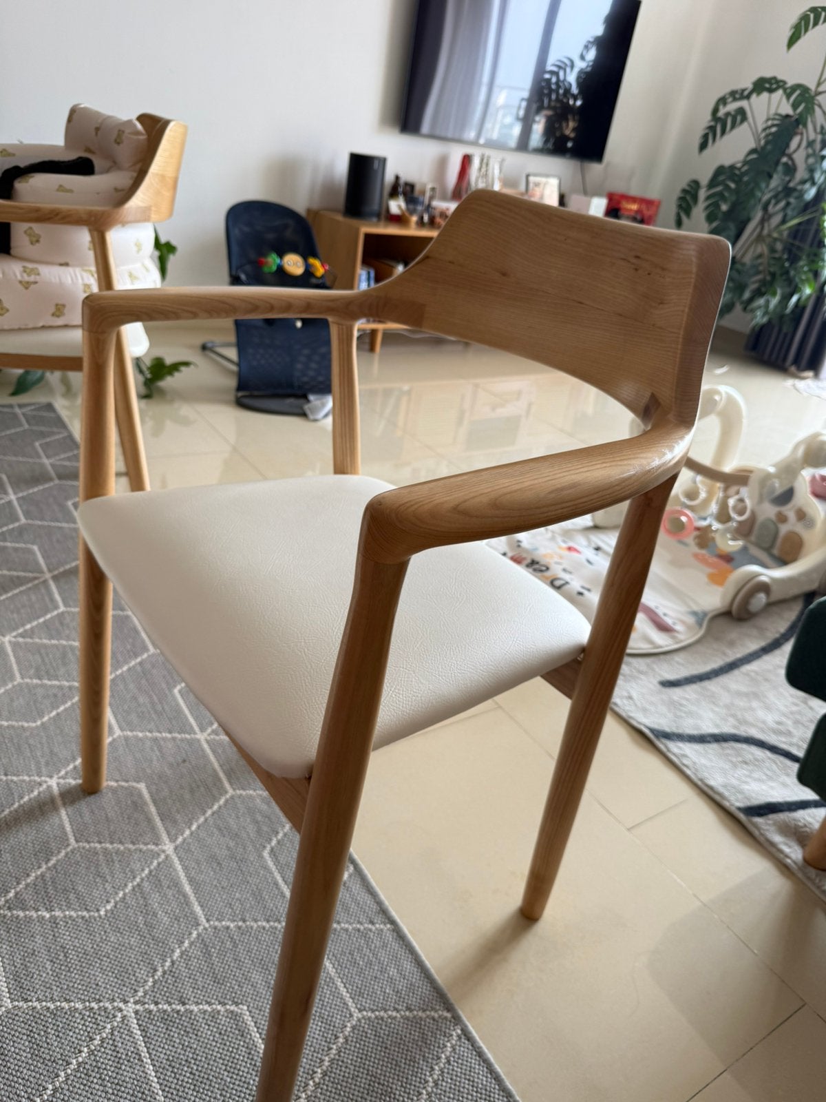 6 houten stoelen - wit lederen zitting, Ophalen, Zo goed als nieuw, Wit