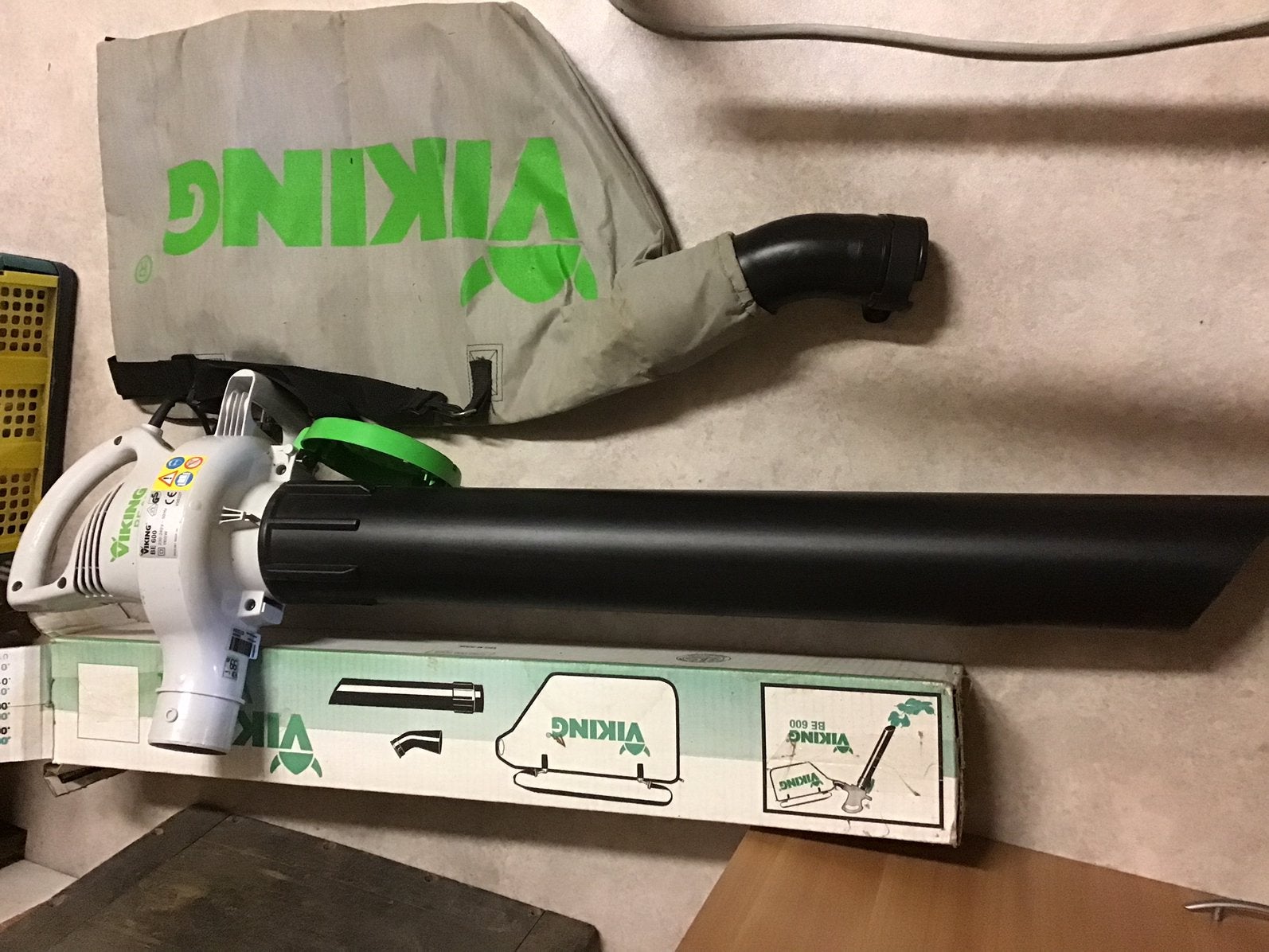 Aspirateur et broyeur de feuilles, Enlèvement, Comme neuf, Électrique