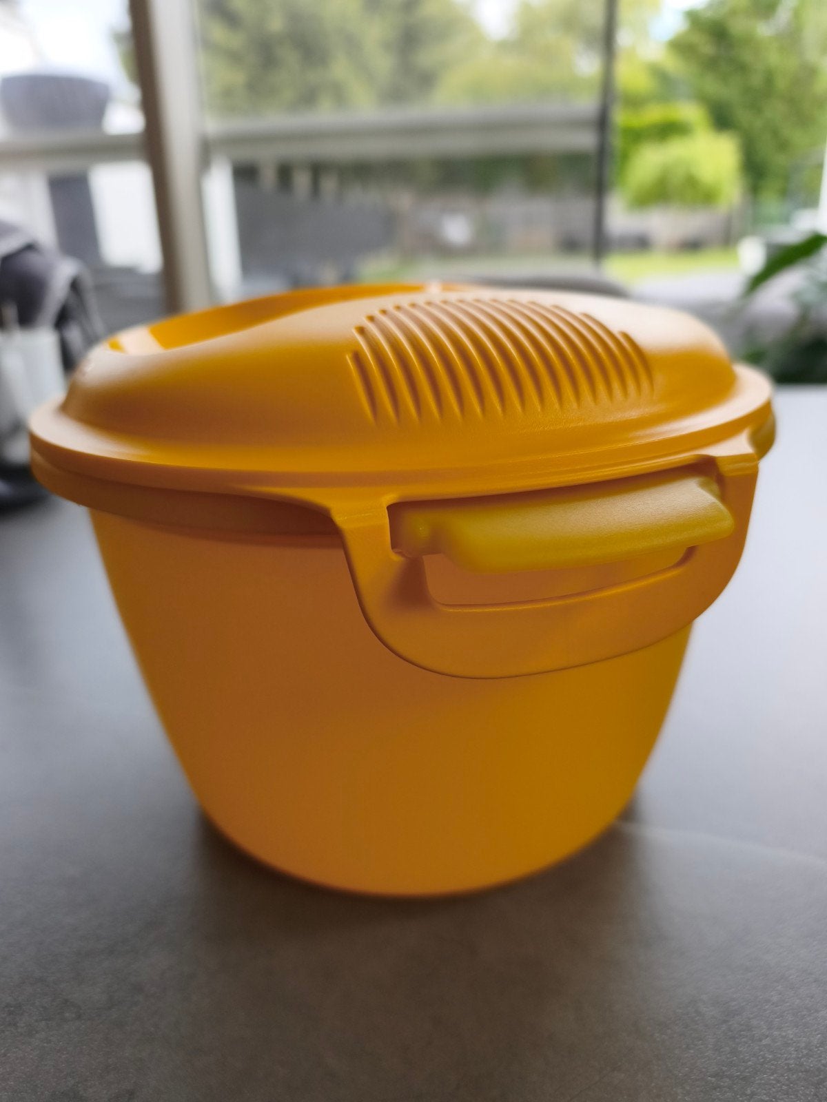 Tupperware Rijstkoker / Magnetronkoker Set - 2.2L - Geel/Roo, Enlèvement, Rouge