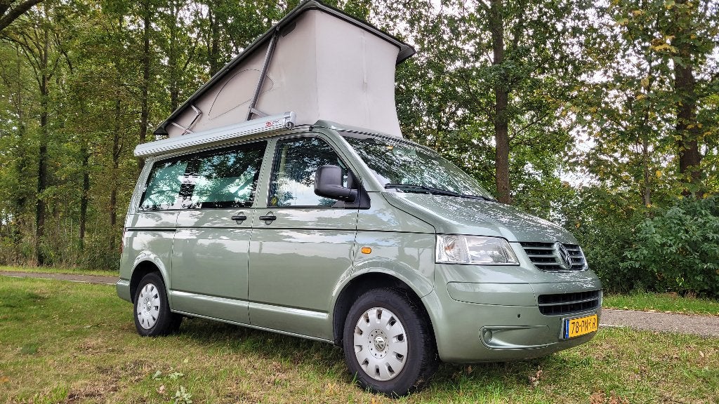 VW T5 California 1.9TDI camper, Siège de train, Jusqu'à 4, Jusqu'à 5 mètres, Diesel