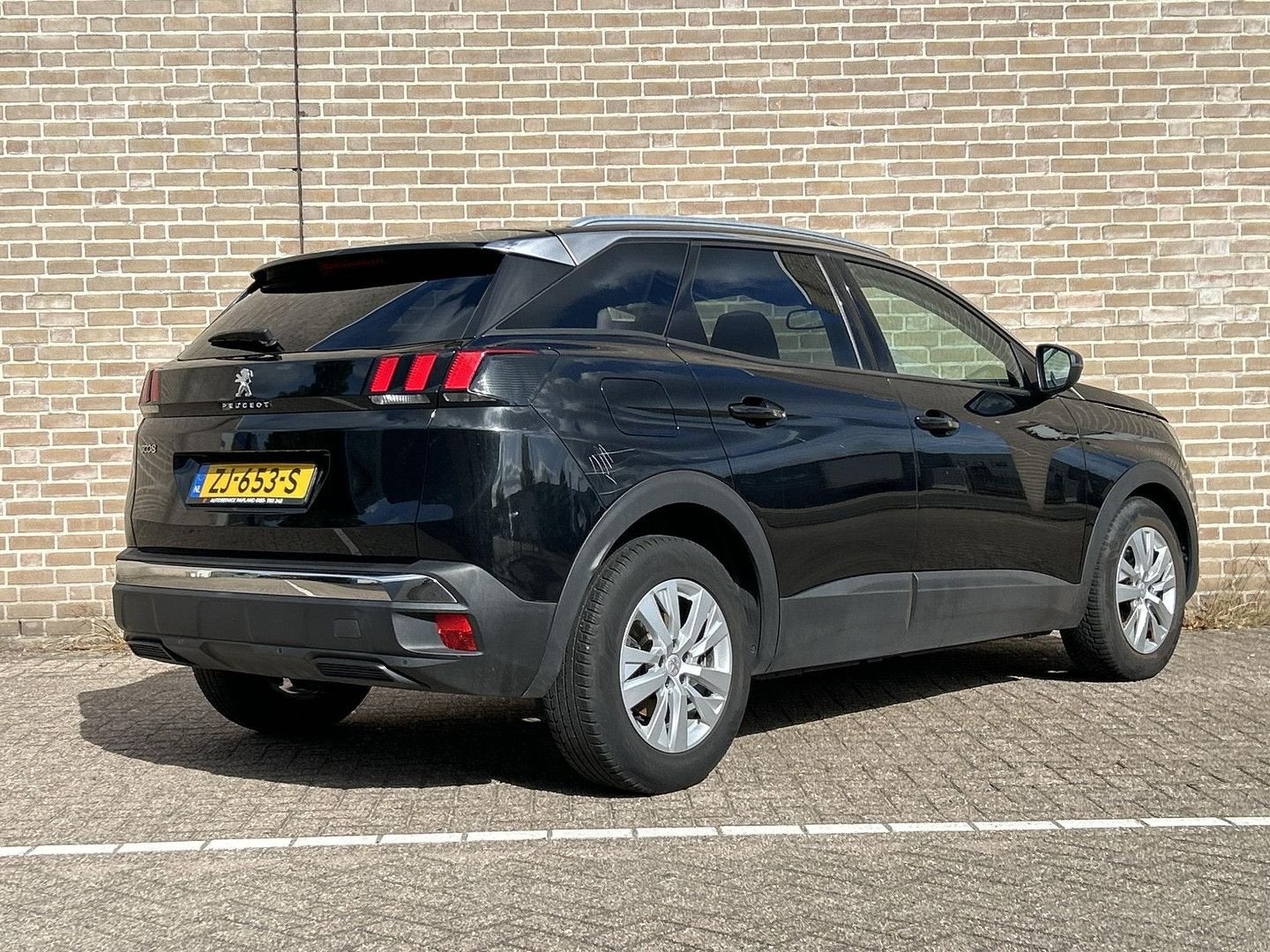 Peugeot 3008 1.2 PureTech AGC Allure | Climate | PDC | Cruis, Zwart, Handgeschakeld, 119 g/km, SUV of Terreinwagen