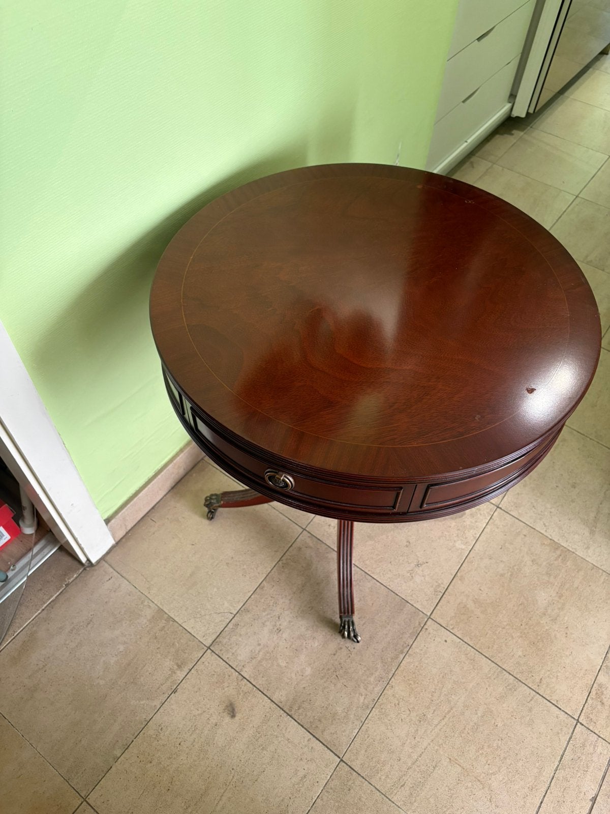 Drumtafel van kersenhout, Ophalen