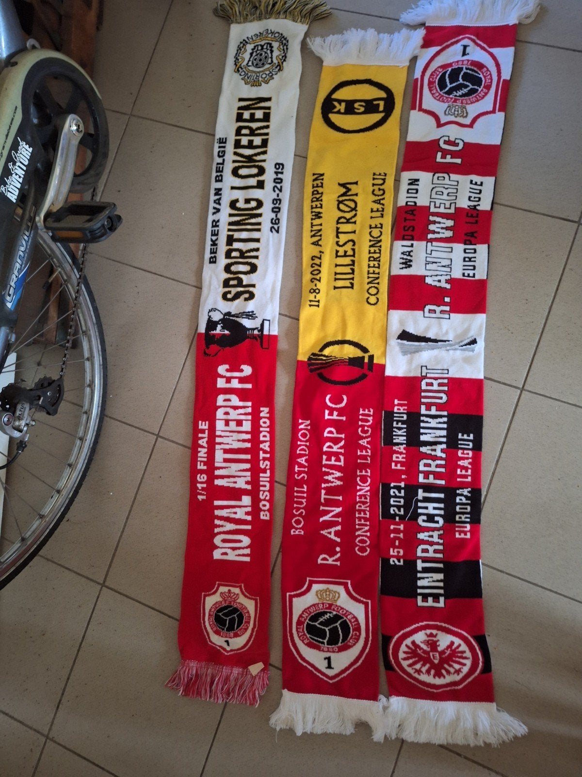Wedstrydsjaal rafc.. antwerp, Sport en Fitness, Voetbal, Ophalen of Verzenden