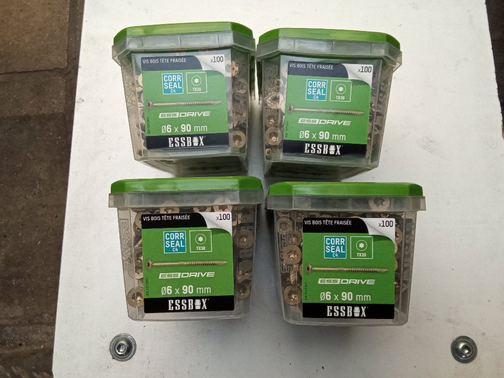 4 dozen met 6 x 90 mm schroeven, Ophalen, Schroeven