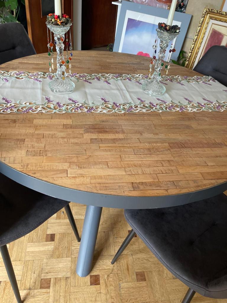 Table ronde très bon état à vendre., Enlèvement, Comme neuf
