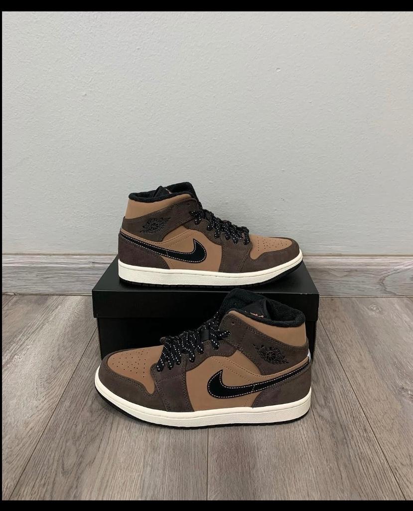 Air Jordan 1 Dark chocolate. Maat 44, Bruin, Nike, Ophalen of Verzenden, Zo goed als nieuw