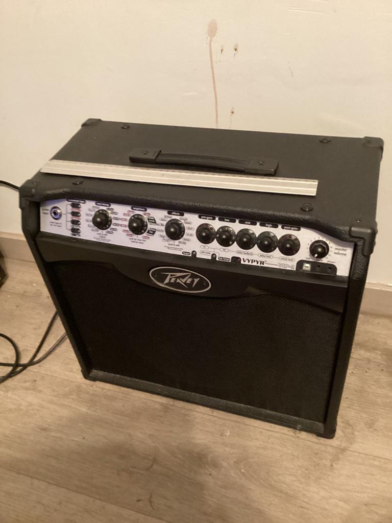 Peavy vypyr Vip 2 met Sanpera II multi voetpedaal, Musique & Instruments, Amplis | Basse & Guitare, Comme neuf, Enlèvement